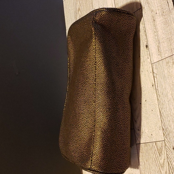 Bare Minerals Black and Gold Cosmetic Bag - 3/$15 - Picture 6 of 9